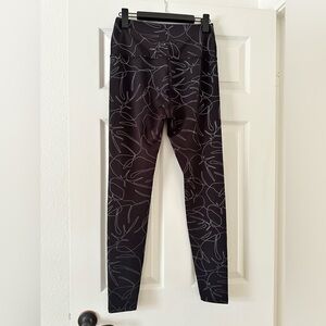 Beyond Yoga Limited Edition Flashback High Waisted Leggings & Sports Bra